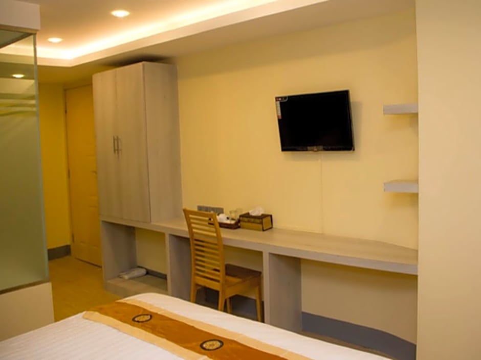Photo 1 of 4 of Superior 2 Twin Beds