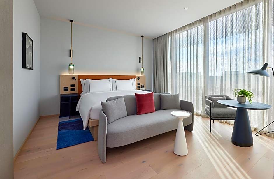 Lanson Place Parliament Gardens