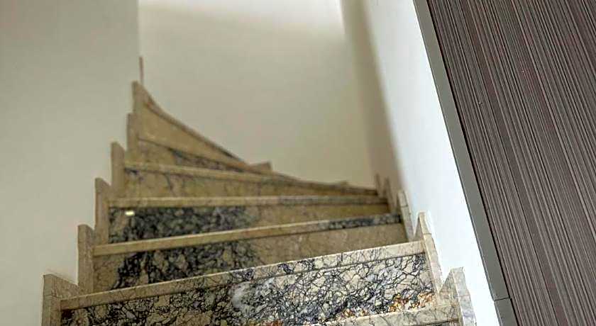 Gardenya Lara Suit Hotel