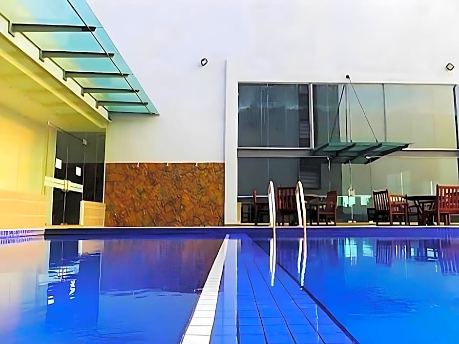 Dhotel
