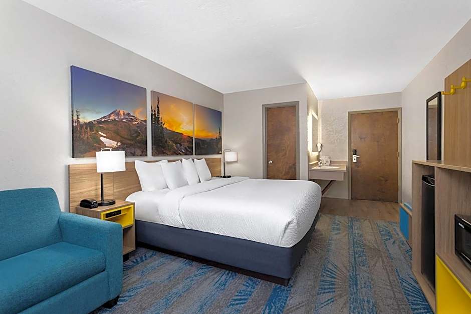 Days Inn and Suites by Wyndham Downtown Missoula-University
