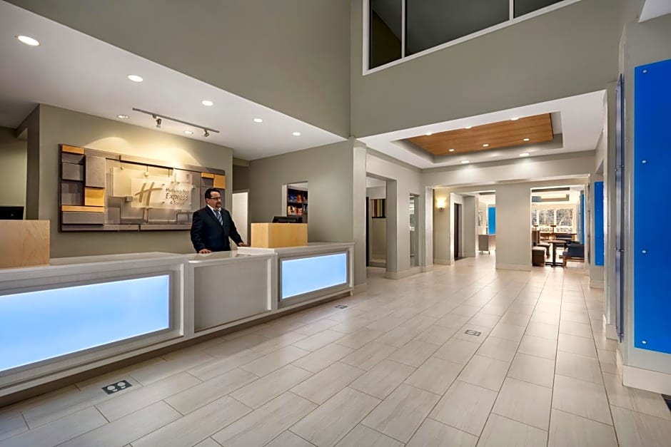 Holiday Inn Express & Suites Philadelphia - Mt. Laurel By IHG