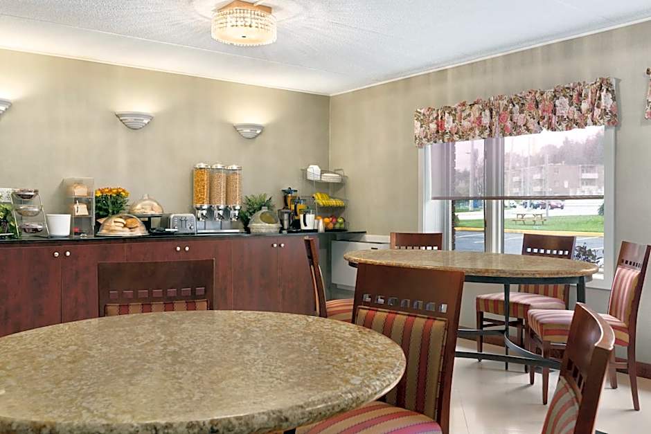 Travelodge by Wyndham Owen Sound ON