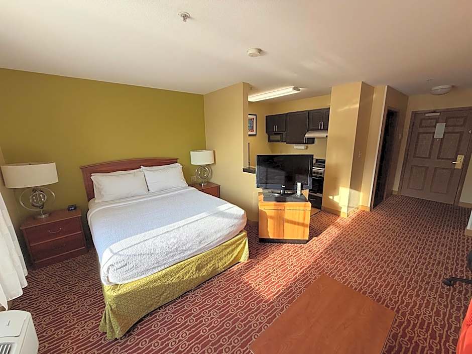MainStay Suites Bloomington near University