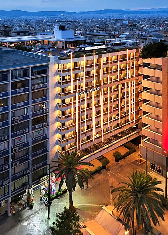 Skylark, Aluma Hotel & Resort