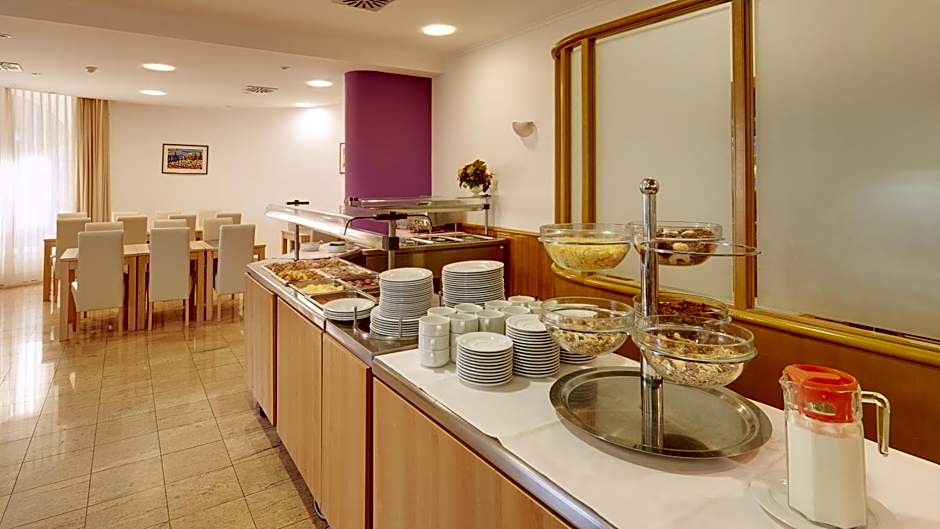 Hotel Komodor