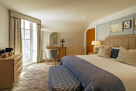 Superior Room - With Partial River View