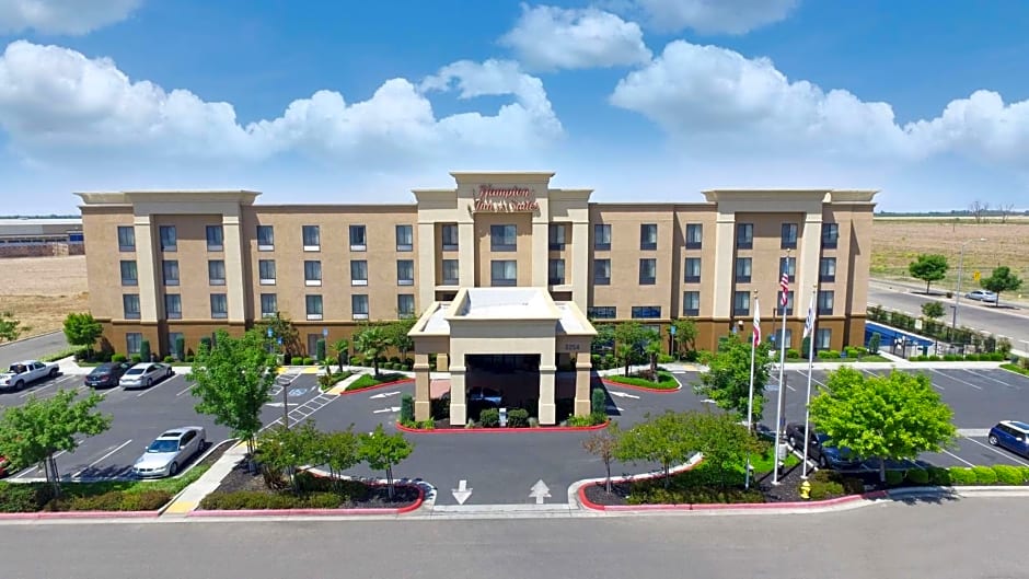 Hampton Inn By Hilton And Suites Madera