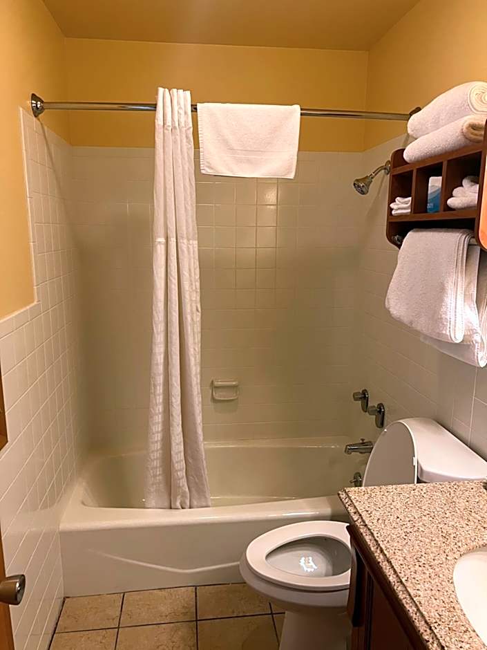 All Star Inn & Suites