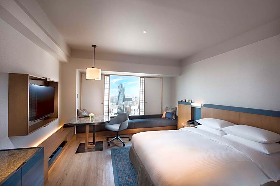 Photo 1 of 3 of Executive 1 King Bed