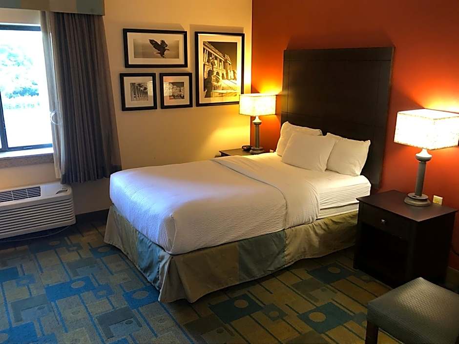 La Quinta Inn & Suites by Wyndham Plattsburgh