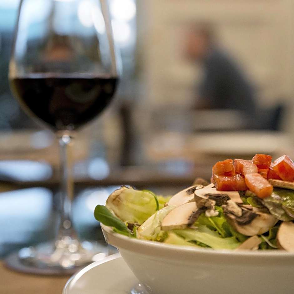 ICON Wipton by Petit Palace