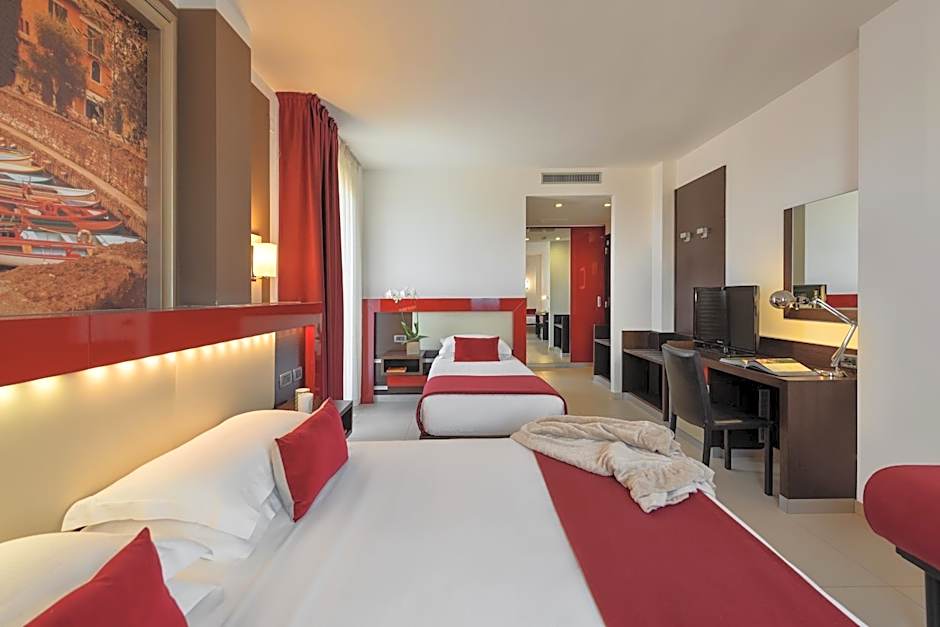 Kairos Garda Hotel