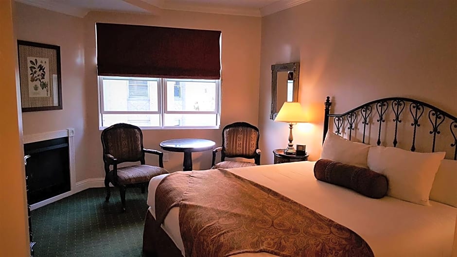 The Monterey Hotel