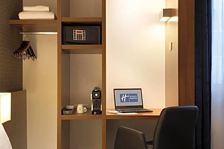 Standard King Room - Free Breakfast