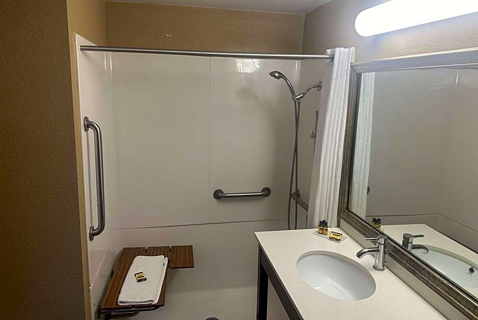 Wingate by Wyndham Harrisburg Near Hershey