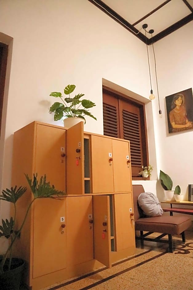 SEMERU HOSTEL MALANG