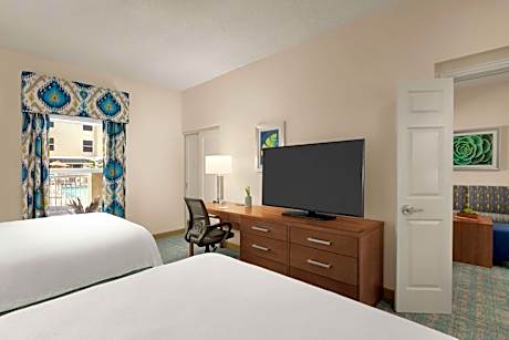 King Suite Pool Side - Non-Smoking