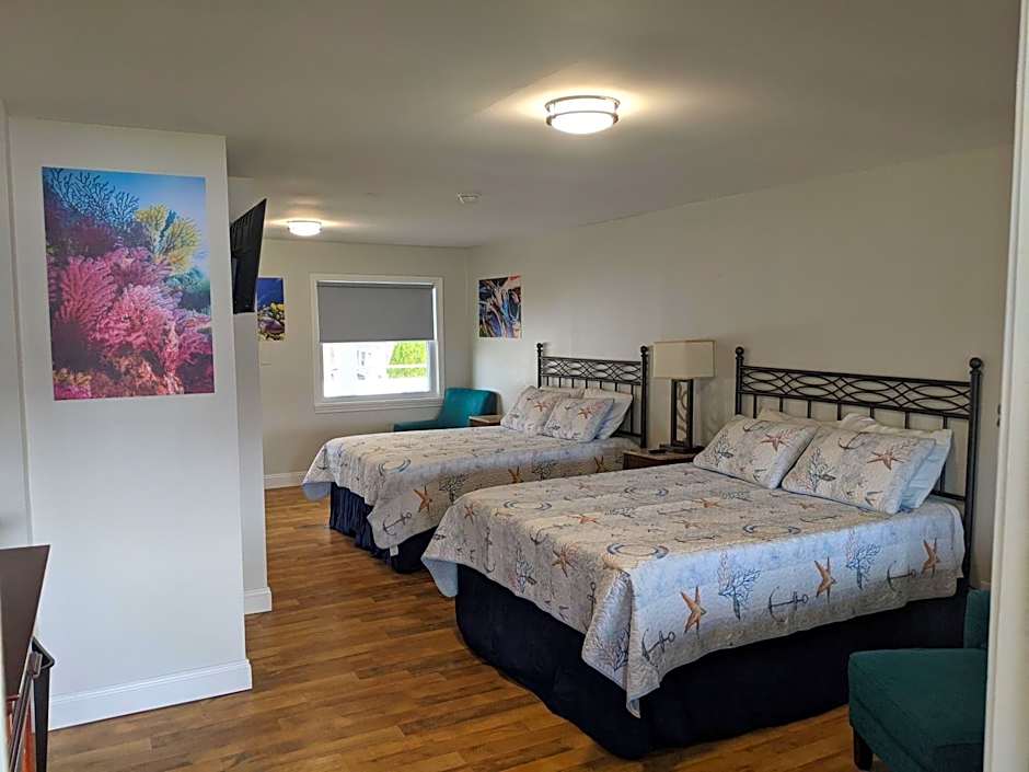 Riverboat Inn & Suites