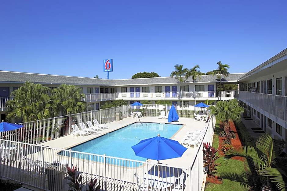 Motel 6-Lantana, FL
