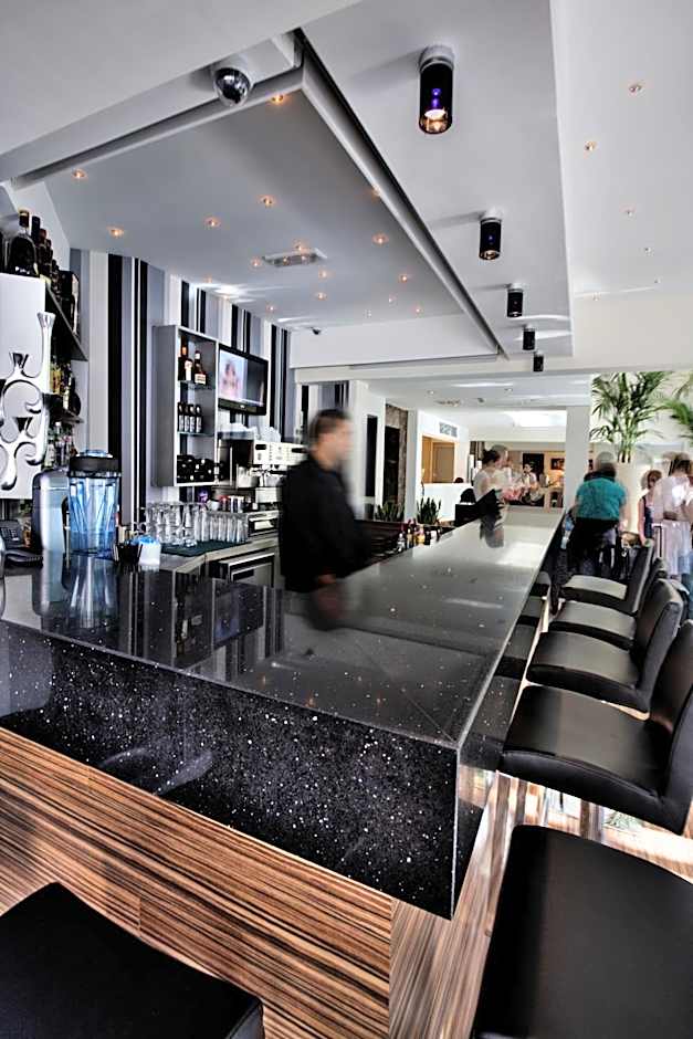Livadhiotis City Hotel