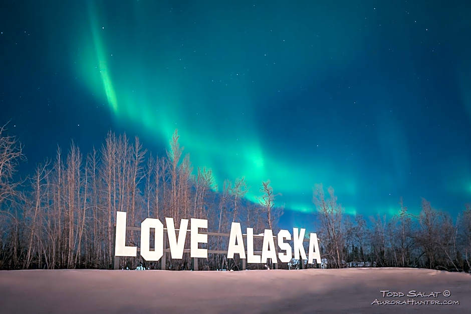 Pike's Waterfront Lodge