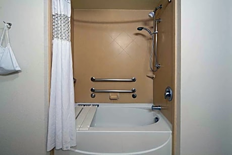 1 King Mobility Access With Tub Nonsmoking