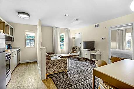 1 Bedroom Suite, 1 Queen, Sofa bed