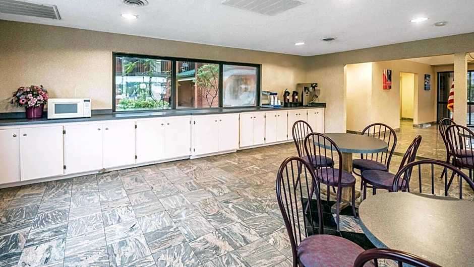 Studios and Suites 4 Less Emporia By Magnuson Worldwide