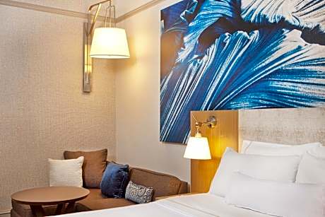 Queen Room - Hearing Accessible