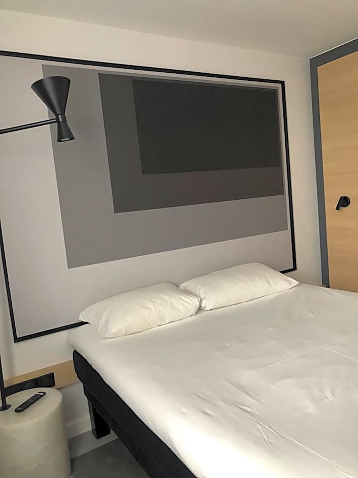 ibis Laon