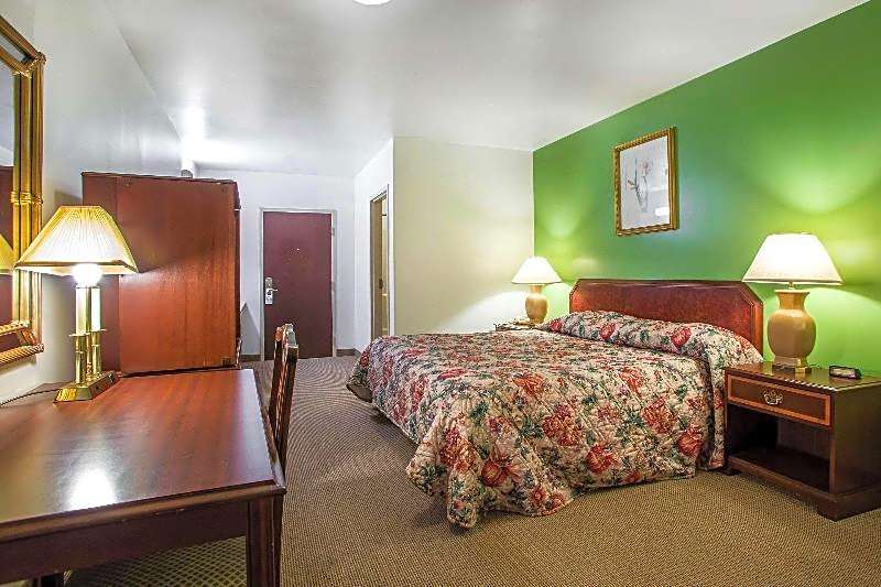 Passport Inn Paradise PA