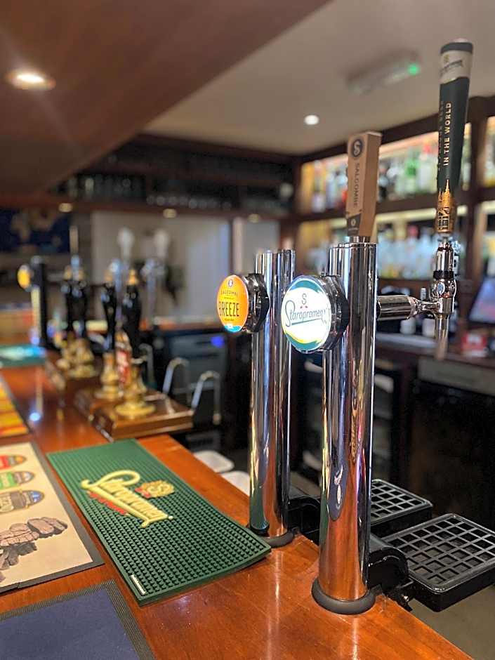The Globe Inn