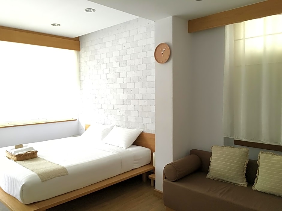 Eat Sleep Cafe And Bed