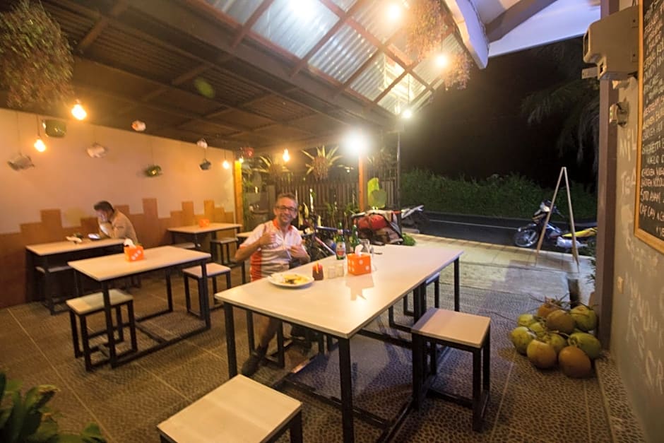 Dong Paloh Hostel