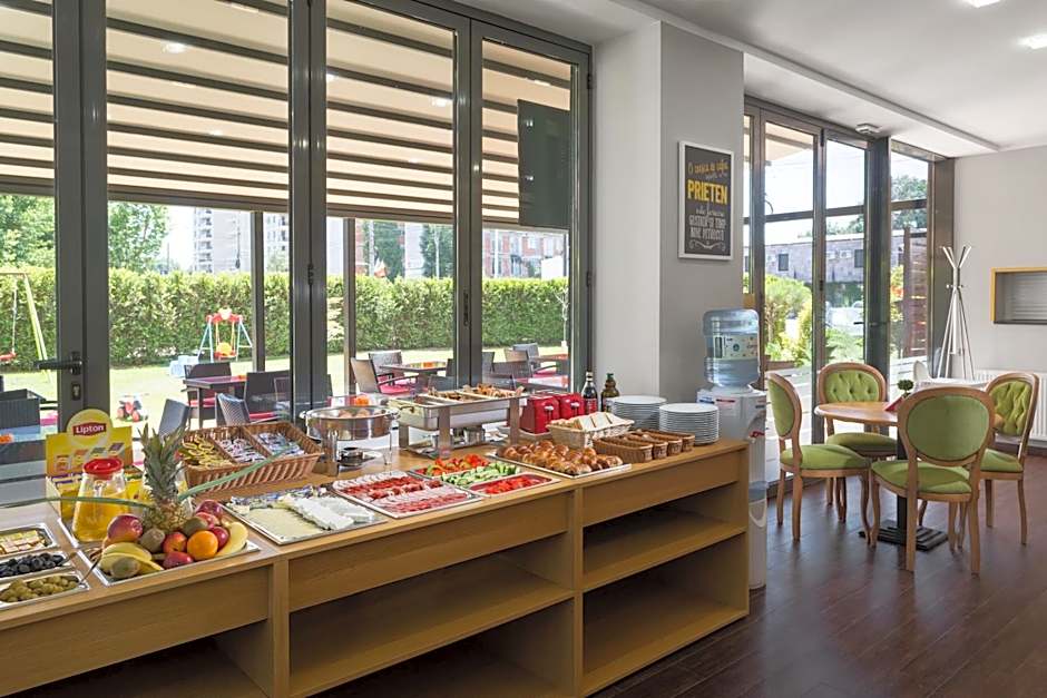 Tomis Garden Apartments Mamaia