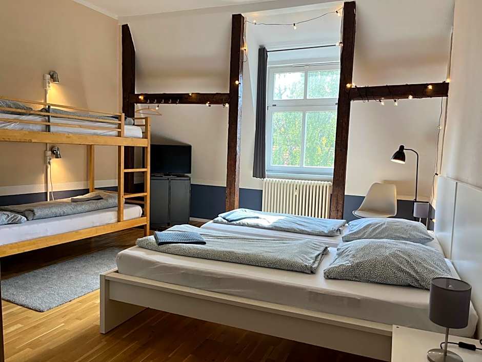 Blue Doors Hostel Altstadt