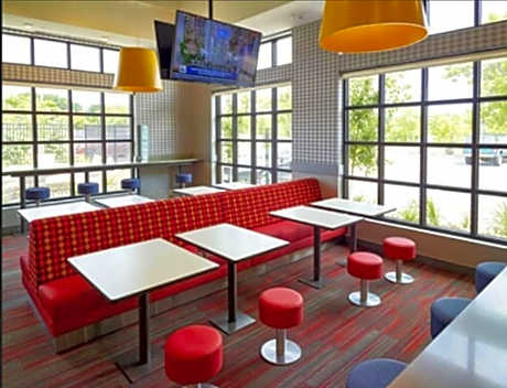 LivINN Hotel St. Paul – I-94 – East 3M Area