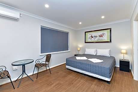 Deluxe Suite with Spa Bath