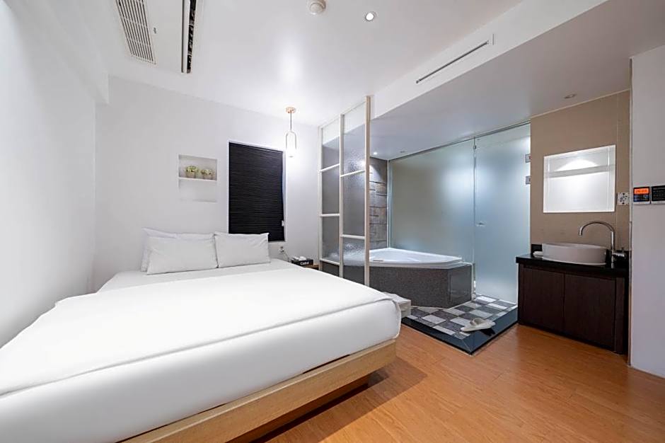 Celint Hotel