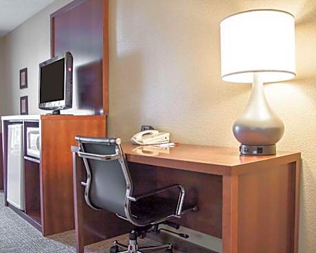 King Suite with Hot Tub - Non-Smoking