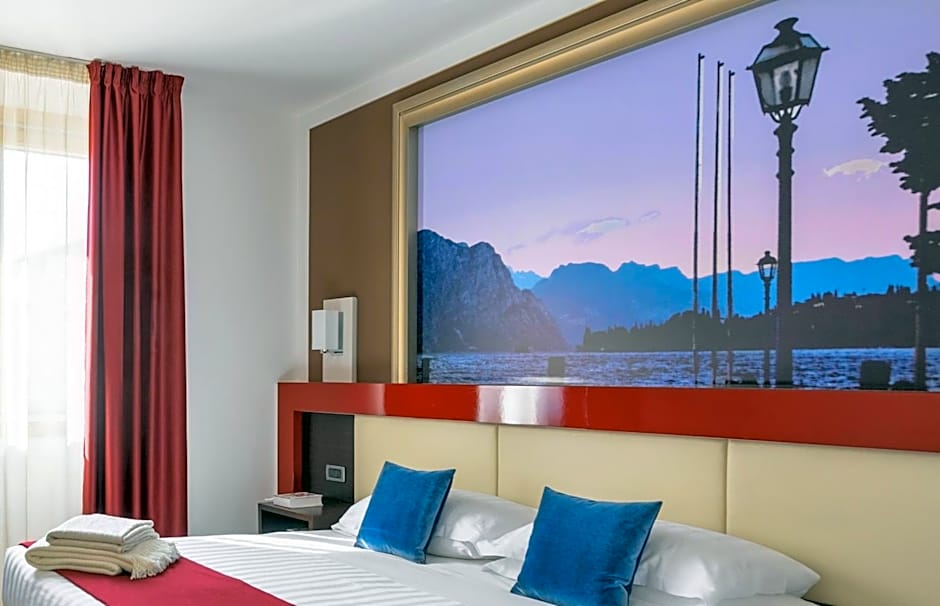 Kairos Garda Hotel