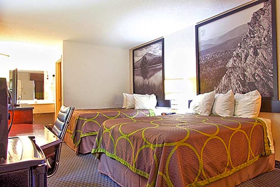 Super 8 by Wyndham Christiansburg