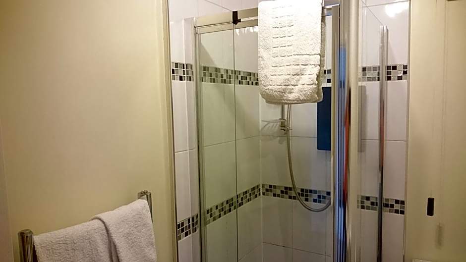 Canal View Bed And Breakfast