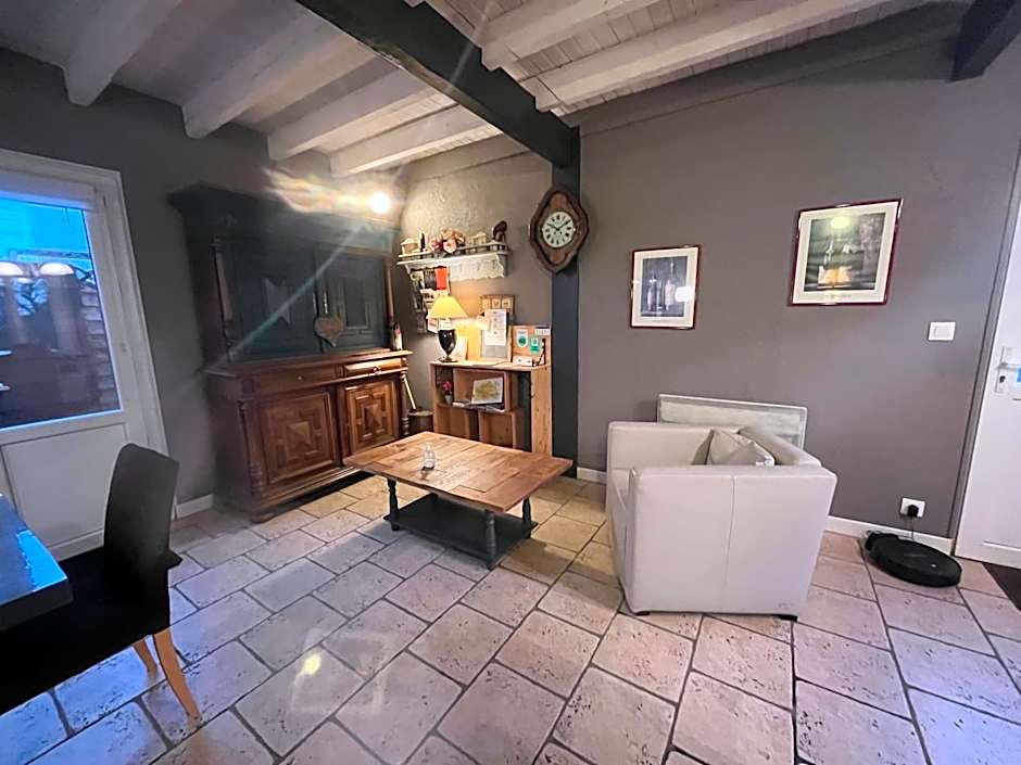 Chambres et Gîte PEYROUTAS " CAMILLE" Vignonet St Emilion