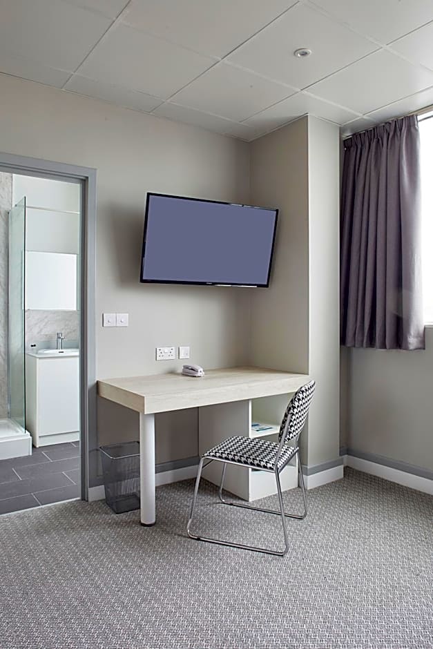 Cardiff Bute Terrace Hotel By Belvilla