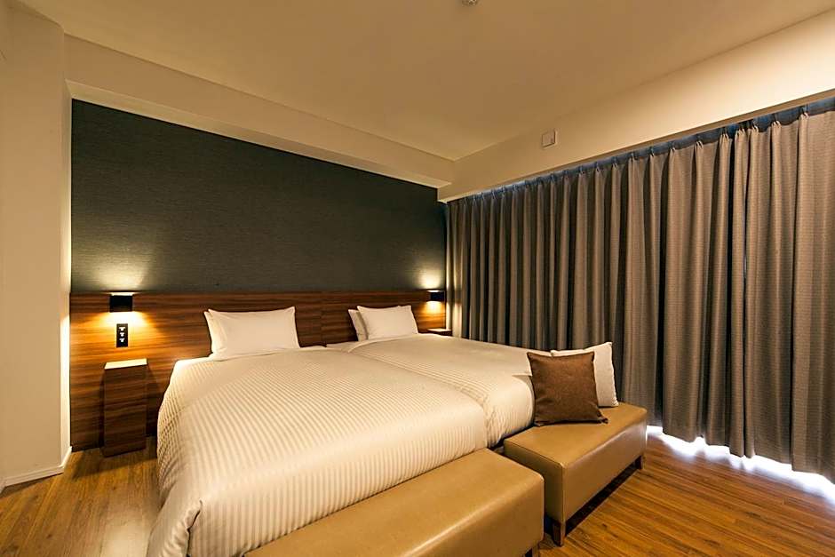 Photo 1 of 4 of 2 Beds, Balcony, North Wing