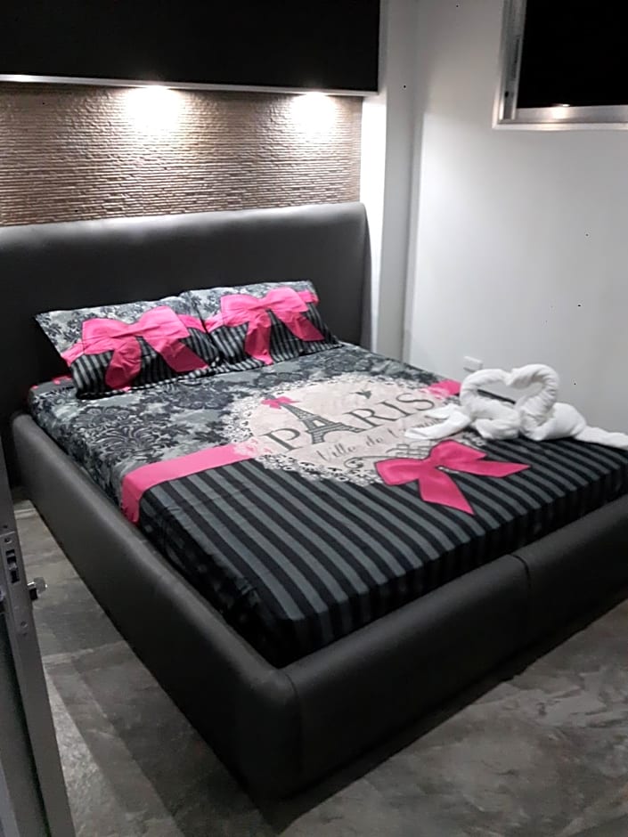 Micky Santoro- Apartments