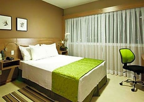 Standard 1 Queen Bed Non Smoking