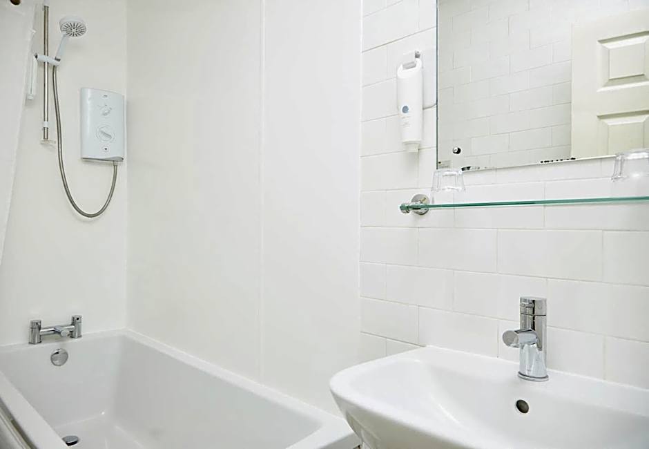 Castle Inn by Greene King Inns